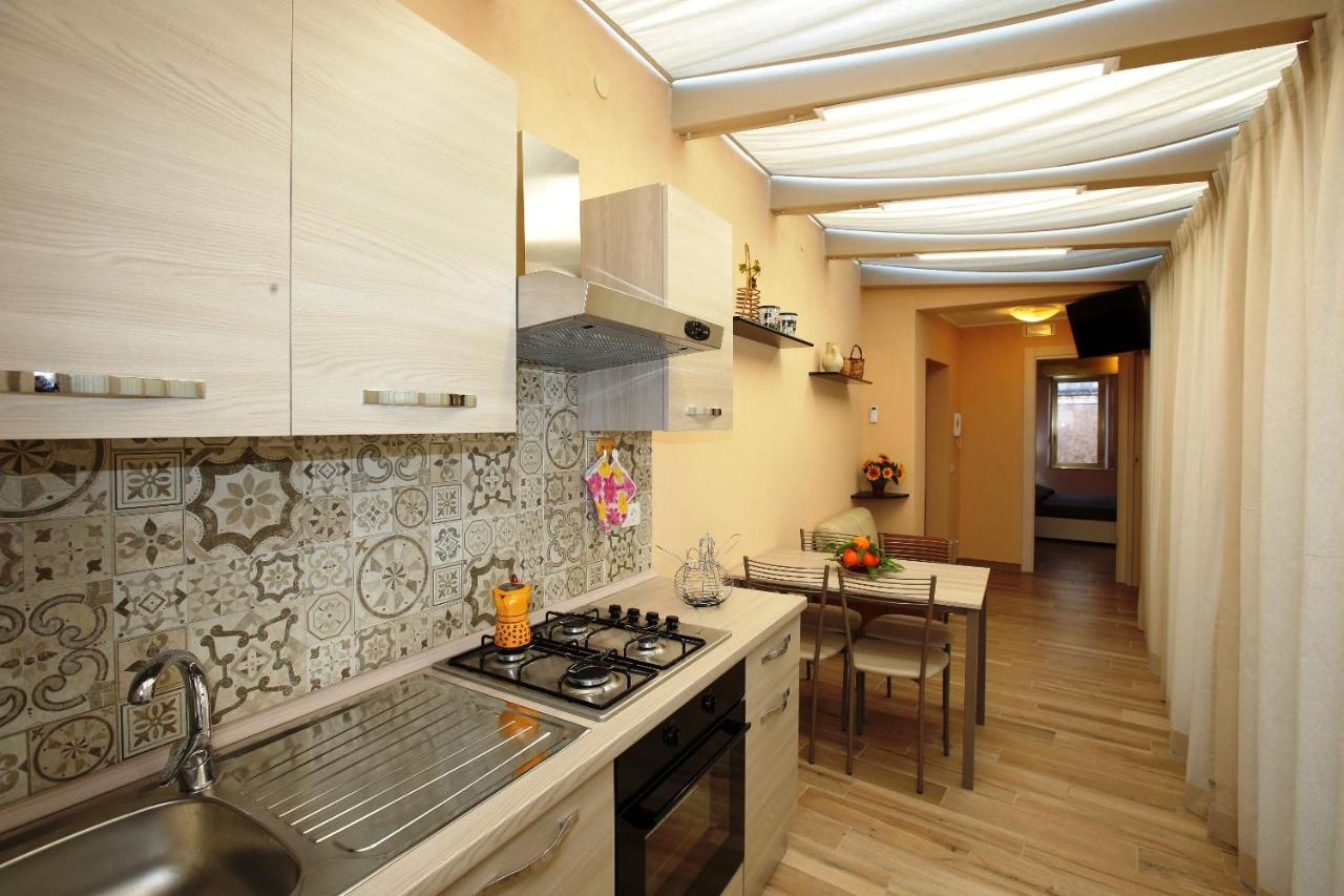 Re Sole Case Vacanze - Esclusivo Attico M A R T E Con Spaziosissima Terrazza Solarium Attrezzata Avola Extérieur photo