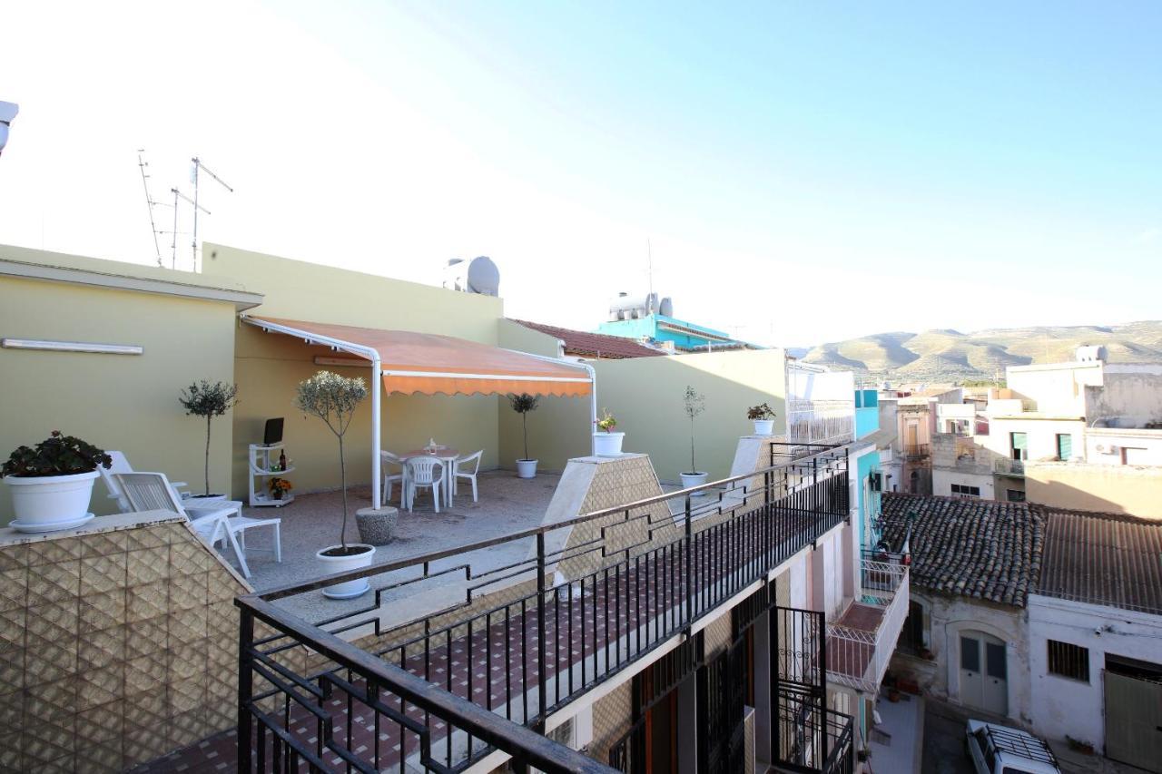 Re Sole Case Vacanze - Esclusivo Attico M A R T E Con Spaziosissima Terrazza Solarium Attrezzata Avola Extérieur photo