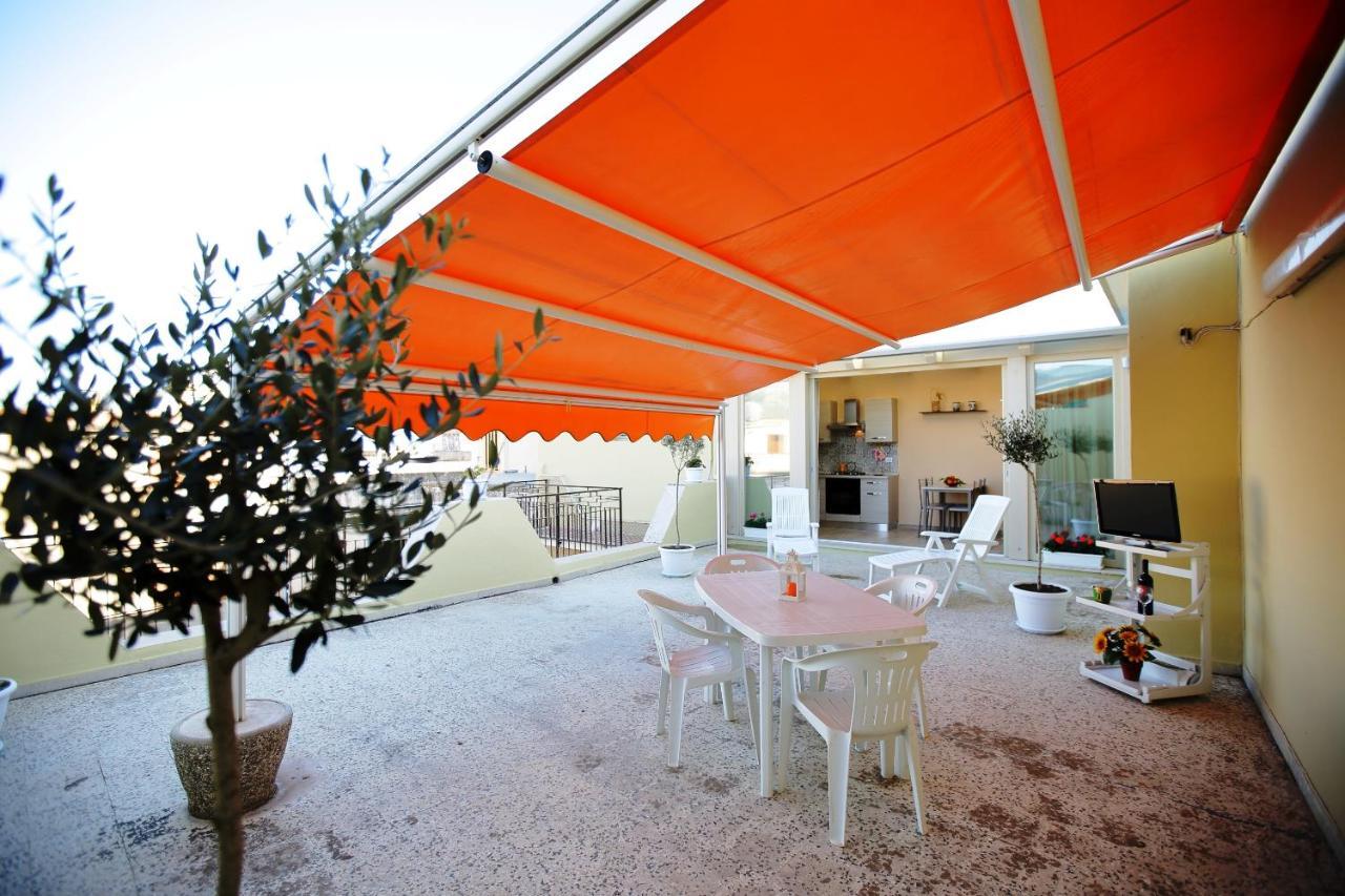 Re Sole Case Vacanze - Esclusivo Attico M A R T E Con Spaziosissima Terrazza Solarium Attrezzata Avola Extérieur photo