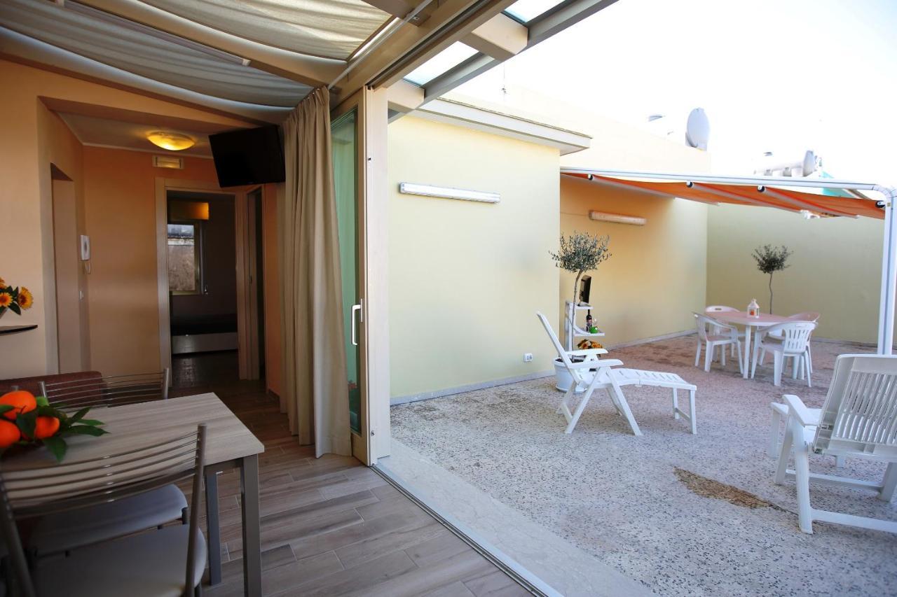 Re Sole Case Vacanze - Esclusivo Attico M A R T E Con Spaziosissima Terrazza Solarium Attrezzata Avola Extérieur photo