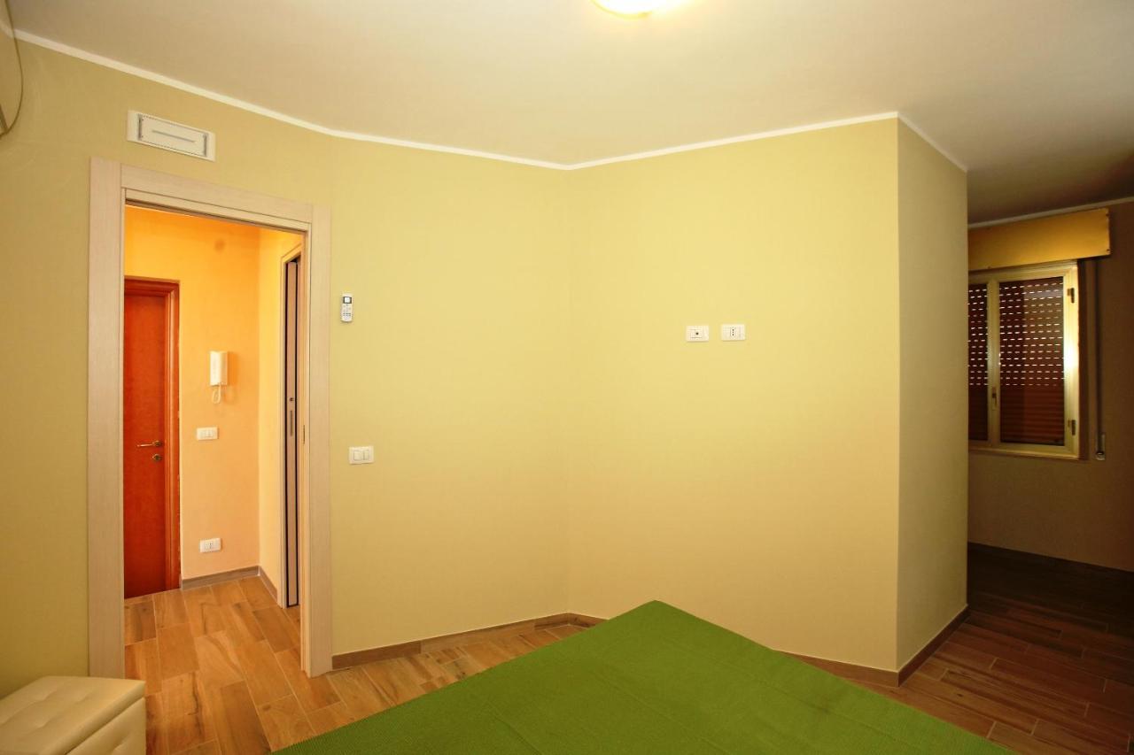 Re Sole Case Vacanze - Esclusivo Attico M A R T E Con Spaziosissima Terrazza Solarium Attrezzata Avola Extérieur photo